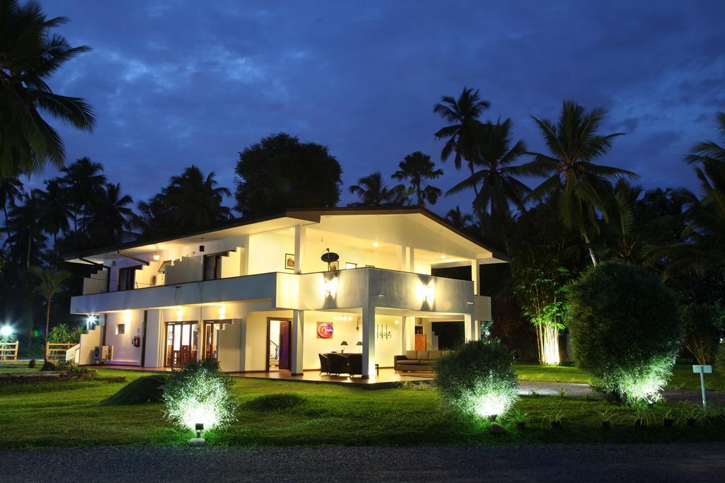 Oreeka - Katunayake Airport Transit Hotels Exterior foto